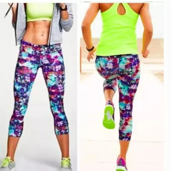Athleta Pants - Athleta Floral Fade Sonar Capri Legging size Small Performance Athletic